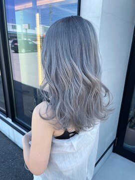 フェーディン(fa/din) ブロンドホワイトシルバー