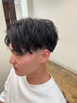 バーバーショップテト(barber shop tete) 前下がりセンターパート