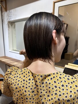 ロイド(Royd.) ぷつっとボブロブヘアーショートボブハイライトカラー赤み消し