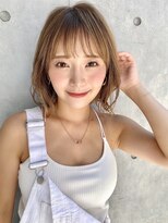 レゴ(REGO)&nbsp;グレージュカラーシルキーべージュ、デザインカラー斜めバング