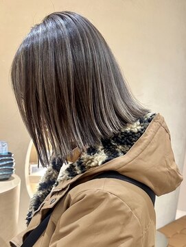 ヒビヲ(HIBIO) ショートボブワンブリーチカラー脱白髪染めハイライトローライト