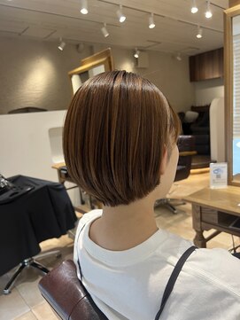 アマレット(Amaretto) 丸みショート