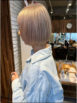 アデプト 金町店(adept) ホワイトグレージュ