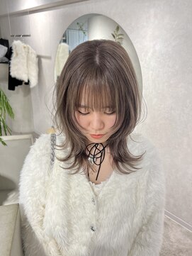 アドネ プライム(adne prime) ウルフカット/レイヤーカット/ミルクティーベージュ