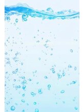 クァンタムカラー専用に開発されたオリジナル処方の高機能水。