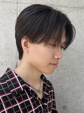 フリーラ 表参道(freera) センターパートのメンズマッシュウルフ