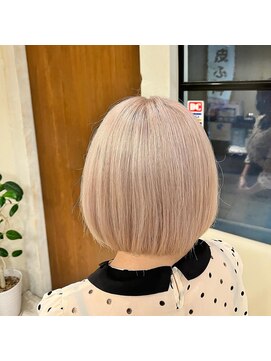 リア 布施店(Lia) ホワイトベージュ