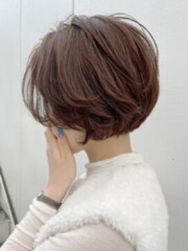 Ruufus恵比寿南/白髪ぼかしハイライト/ショートボブ/髪質改善 くびレイヤー/エモージュ/前下がりショート/長め前髪/30代40代