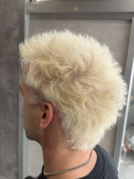 メグロバーバーショップロッポンギ 目黒六(MEGURO BARBER SHOP 6PPONGI) スパイキーショート×ブロンド