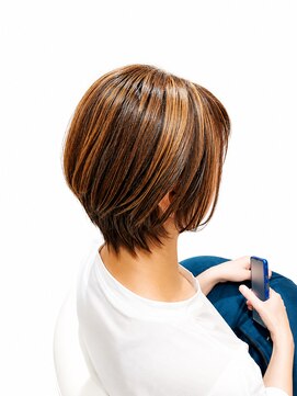 海月びより。 アッシュベージュ&ひし形シルエットショート☆