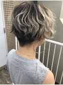 グラデーション前下がりショート