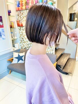 ネオリーブアイム 横浜西口店(Neolive aim) 小顔切りっぱなしボブまるみくびれショート横浜2