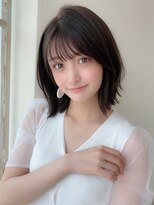 大人可愛い薄めバングふんわりカールショコラアッシュ小顔カット