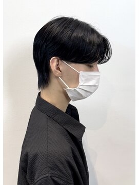 カンゴール サロン トウキョウ セントラル 原宿(KANGOL SALON TOKYO CENTRAL) 襟足短めセンターパートウルフ