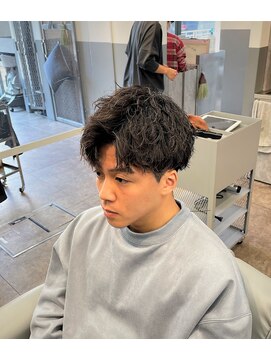 ノイセル 西本町(Noisyle) guest snap 前下がりソフトツイストスパイラルアップバング