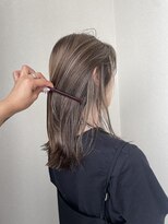 ノラギンザユー(NORA GINZA/U)&nbsp;筋感のある細めハイライト外国人風オフィスで浮かないハイライト