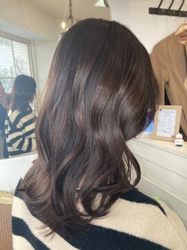 アミュレ(Amule) 暗めラベンダーグレージュ鎖骨レングスこなれ感韓国風レイヤー