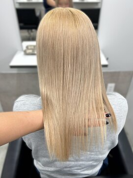 ロイオブジゼル(roi of GiseL) セミロング ハイトーン ダメージレス ブロンド 10代20代
