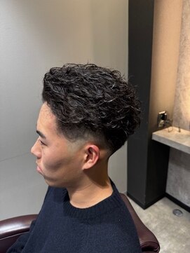 リレーションメンズヘアー(RELATION MEN'S HAIR) スペインカールブルーブラックフェザーパーマアップバング