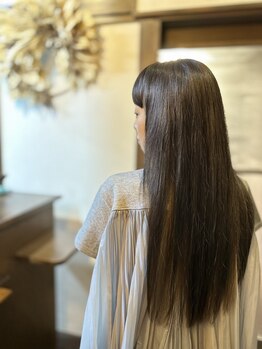 【大人気】酸性ストレートで癖毛もウル艶のストレートが叶います。クセ毛や広がりが気になる方にオススメ！