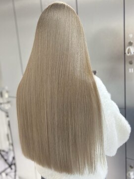 ロング　ケアブリーチ　ミルクティーベージュ　顔まわり　10代