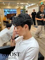 ルースト 原宿店(ROOST)&nbsp;刈り上げセンターパート/波巻きツイストスパイラル/原宿