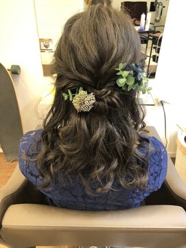 オルガ ヘアアンドメイク(Oluga hair&make) シンプルハーフアップ