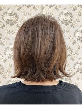 ルシエル バイ カトレアグループ(Le Ciel) ふんわり外ハネボブ×イヤリングカラー