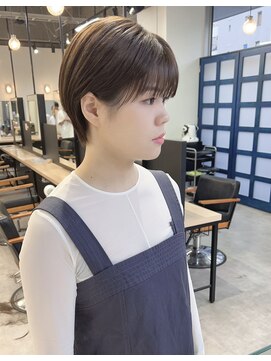 ジーニー 横浜(giinii) 大人可愛い20代30代40代耳掛け丸みショート【横 浜】渋谷良太