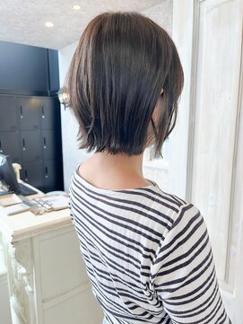 キャアリー(Caary) 福山人気ぱつっとボブ切りっぱなしイヤリングカラーグレージュ