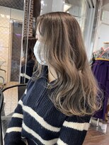 ヘアーアンドメイク ビス(HAIR&MAKE bis) 大人可愛いミルクティーベージュ【久保田帆香】