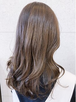 ヴィサージュ ギンザ VISAGE GINZAの写真/7種の天然成分配合で、髪や頭皮からダメージを守りながら今旬のトレンドカラーも叶うお洒落なカラーに♪