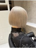 ホワイトベージュ／ハイトーン