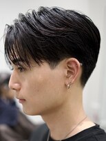 カルム(kalm)&nbsp;メンズセンターパートウルフセンターパートニュアンスパーマ襟足