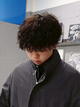 Thisday by nelke立川 メンズカット/メンズパーマ/ブリーチ【3/1 NEW OPEN(予定)】 マッシュウルフ くせ毛風パーマ 黒髪 スパイラル