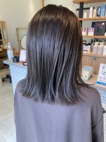 スーリール 福岡別府店(Sourire) ダークアッシュカラー 切りっぱなしスタイル