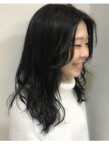 エイチ(H eitf) 【抜け感レイヤー ブルーブラック エイチ原宿/小島遥香】