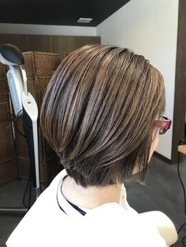 ライフビィ チャーム(Lifebe Charm) ショートボブ