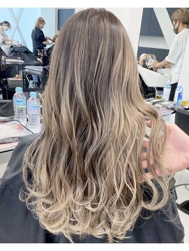 アライブ キチジョウジ(ALIVE Kichijoji) 小顔セミウェットウェーブハイライトカラーオリーブカラー