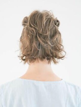 アース 三軒茶屋店(HAIR&MAKE EARTH) ブリーチ_ブロンド_ボブ_アレンジ_コテ巻き_パーマ_三軒茶屋