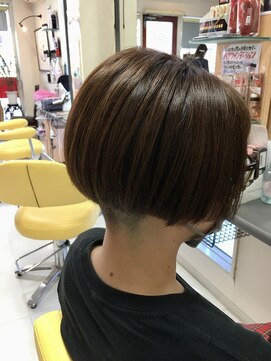 キュアハウス 青い鳥 刈り上げショートボブ