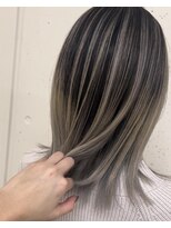 ソイア 春日井店(Soea) バレイヤージュ　　ホワイトグレーバレイヤージュ