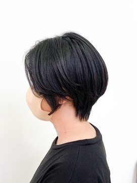 アッシュ 十日市場店(Ash) 丸みショート