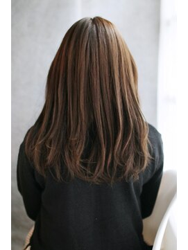 リチュエルアンドモリス プラスエヌ(RITUEL&MORIS+n) 20代30代40代 光が重なるレイヤーロング【守山】