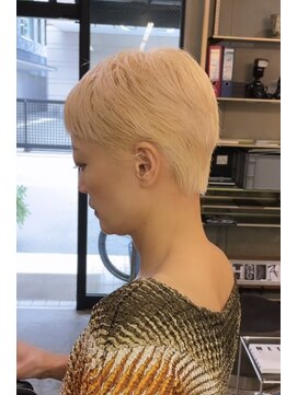 ザ デイ(THE DAY) ベリーショートハイトーンブリーチ【抜きっぱなし】