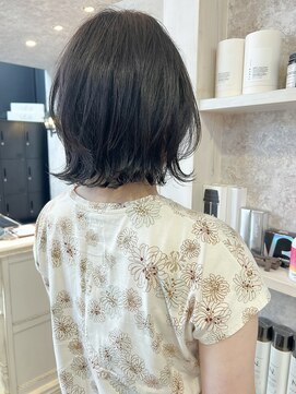 キャアリー(Caary) 福山市美容室Caaryふわっとレイヤーボブ透明感グレージュカラー