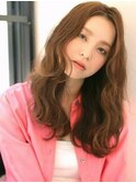 【M.SLASH】センターパートで美人顔！ゆる巻きロング