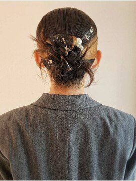 リムネ(RIMUNE) タイトヘア／カチモリ／韓国風ヘアアレンジ