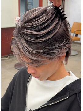 テンバイリップスヘアー(TEN by LIPPS hair) ホワイトシルバーアッシュバレイヤージュツーブロセンターパート