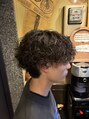 トウキョウバーバーヴァッシュ 神保町店(Tokyo Barber VASH)&nbsp;スパイラルパーマ細めに巻き、動きを出しました。
